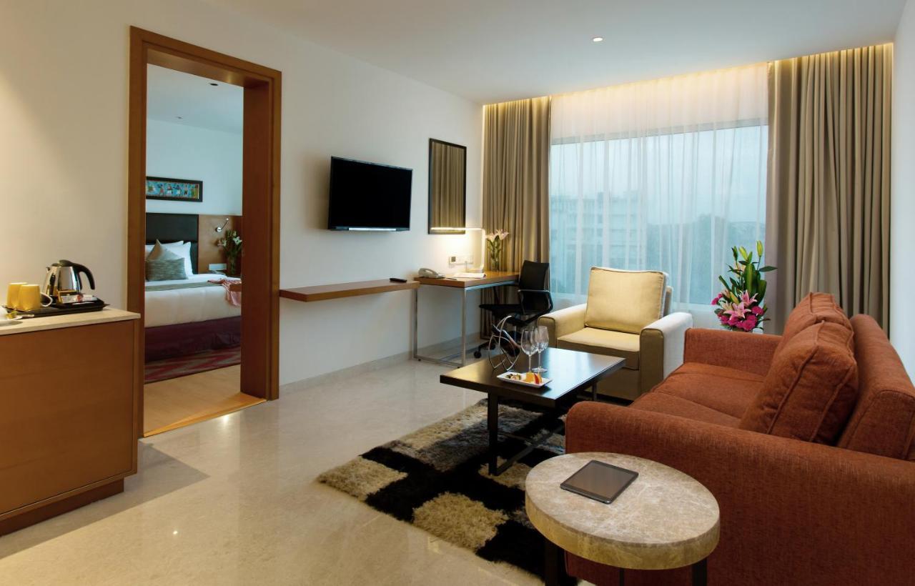 Mercure Hyderabad Kcp Banjara Hills, An Accor Hotel Экстерьер фото Suite room at The Park, New Delhi