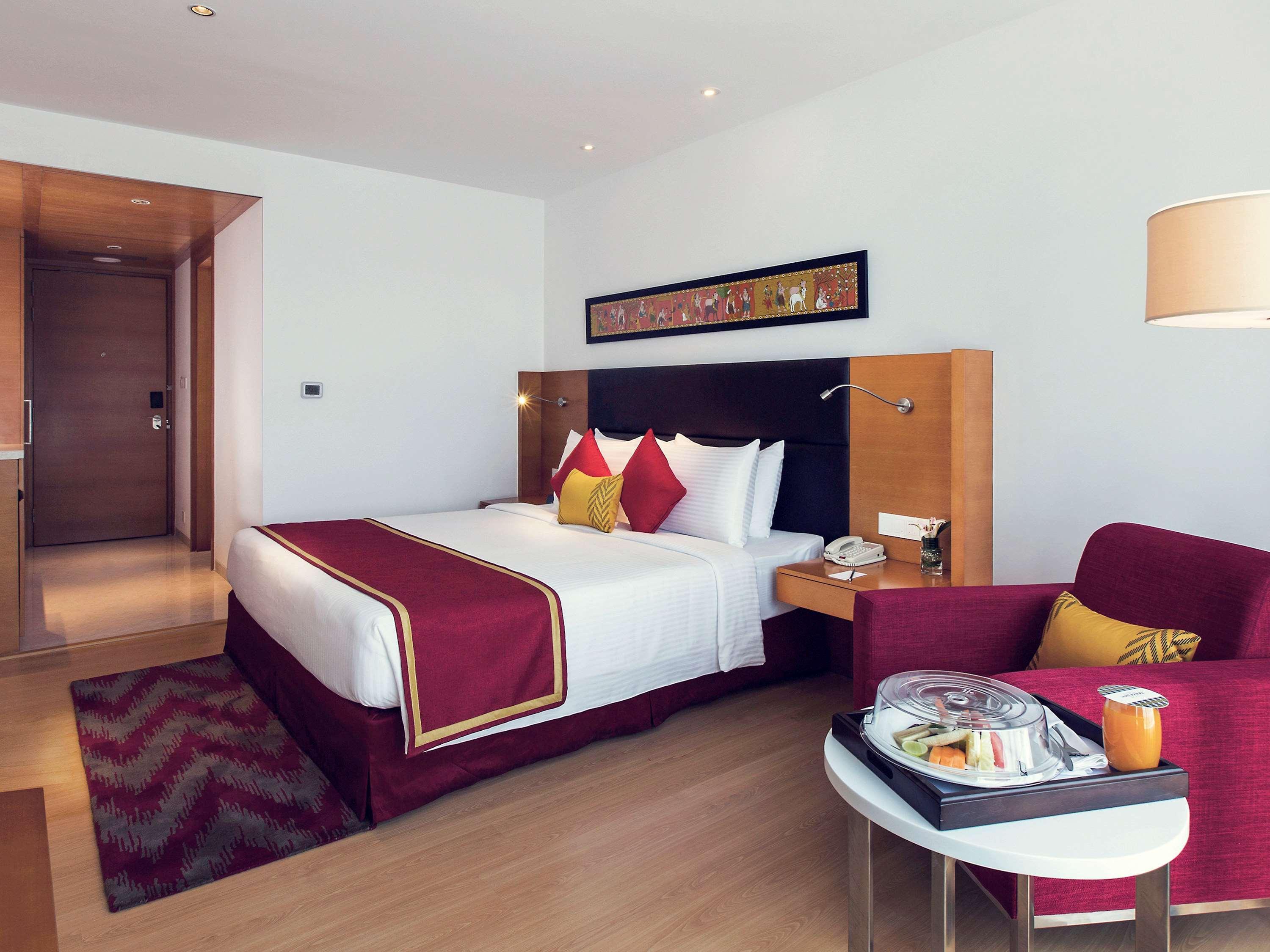 Mercure Hyderabad Kcp Banjara Hills, An Accor Hotel Экстерьер фото A room at the hotel