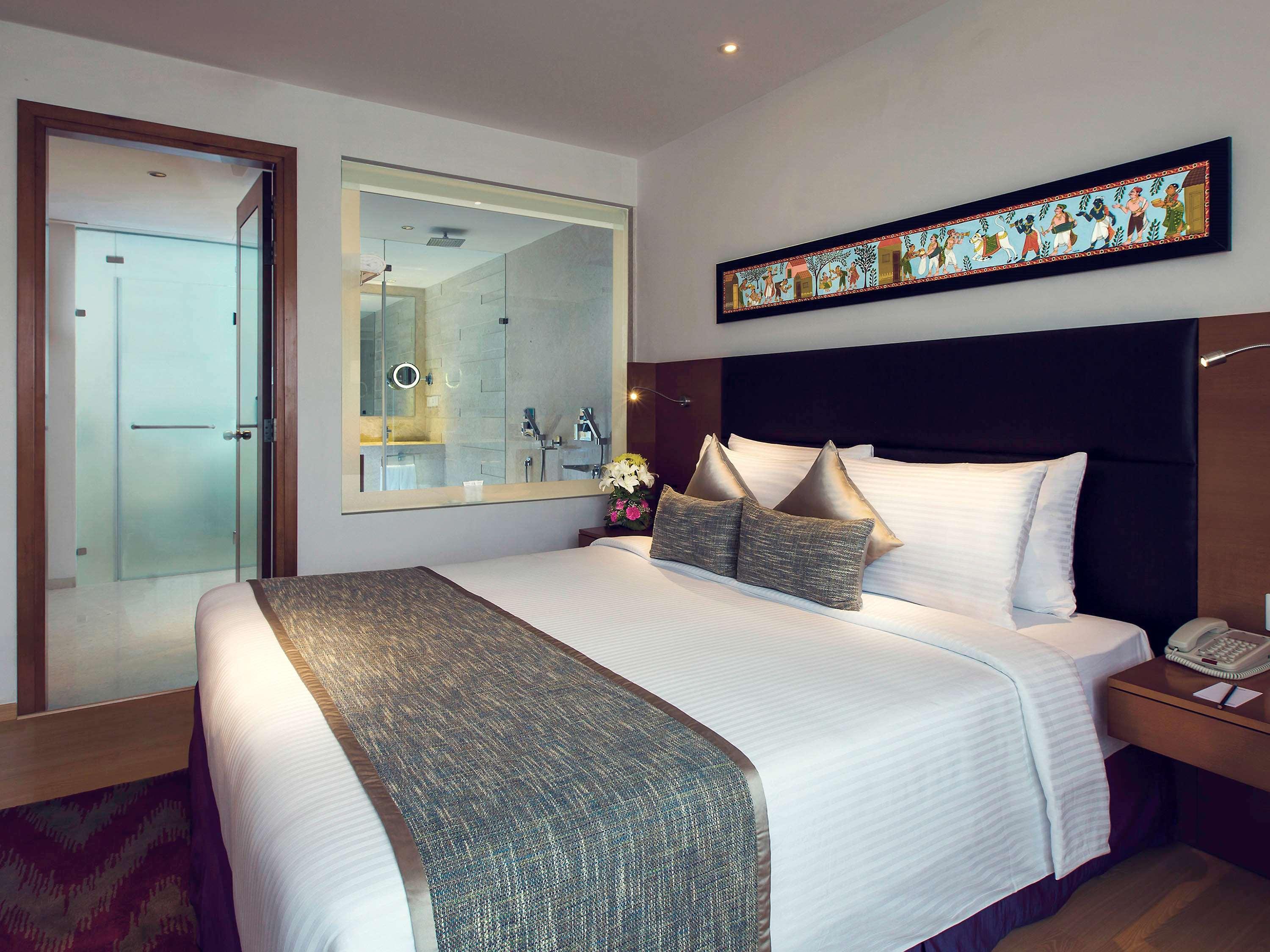 Mercure Hyderabad Kcp Banjara Hills, An Accor Hotel Экстерьер фото A room at the Park Hotel, New Delhi