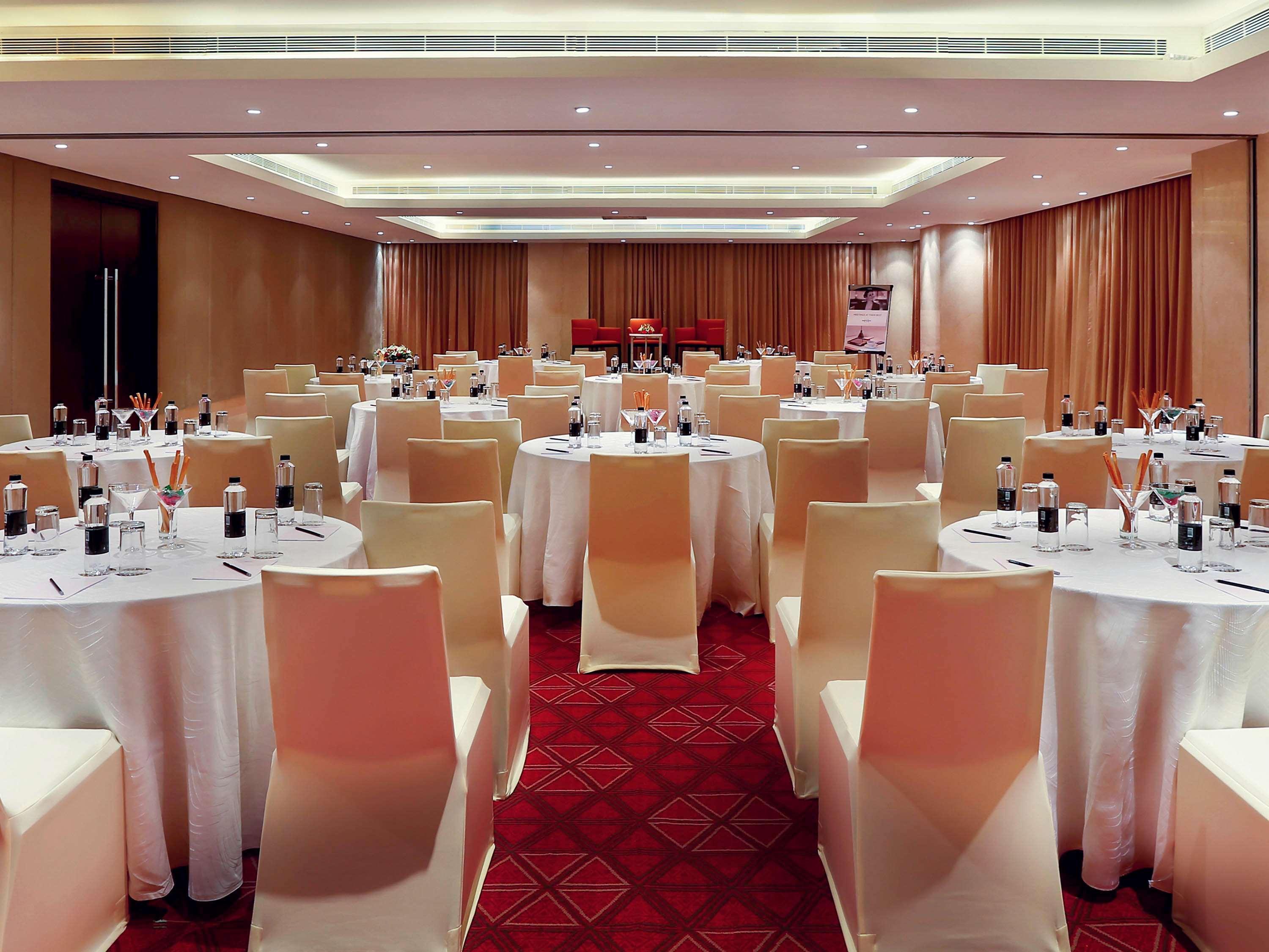 Mercure Hyderabad Kcp Banjara Hills, An Accor Hotel Экстерьер фото Meeting room