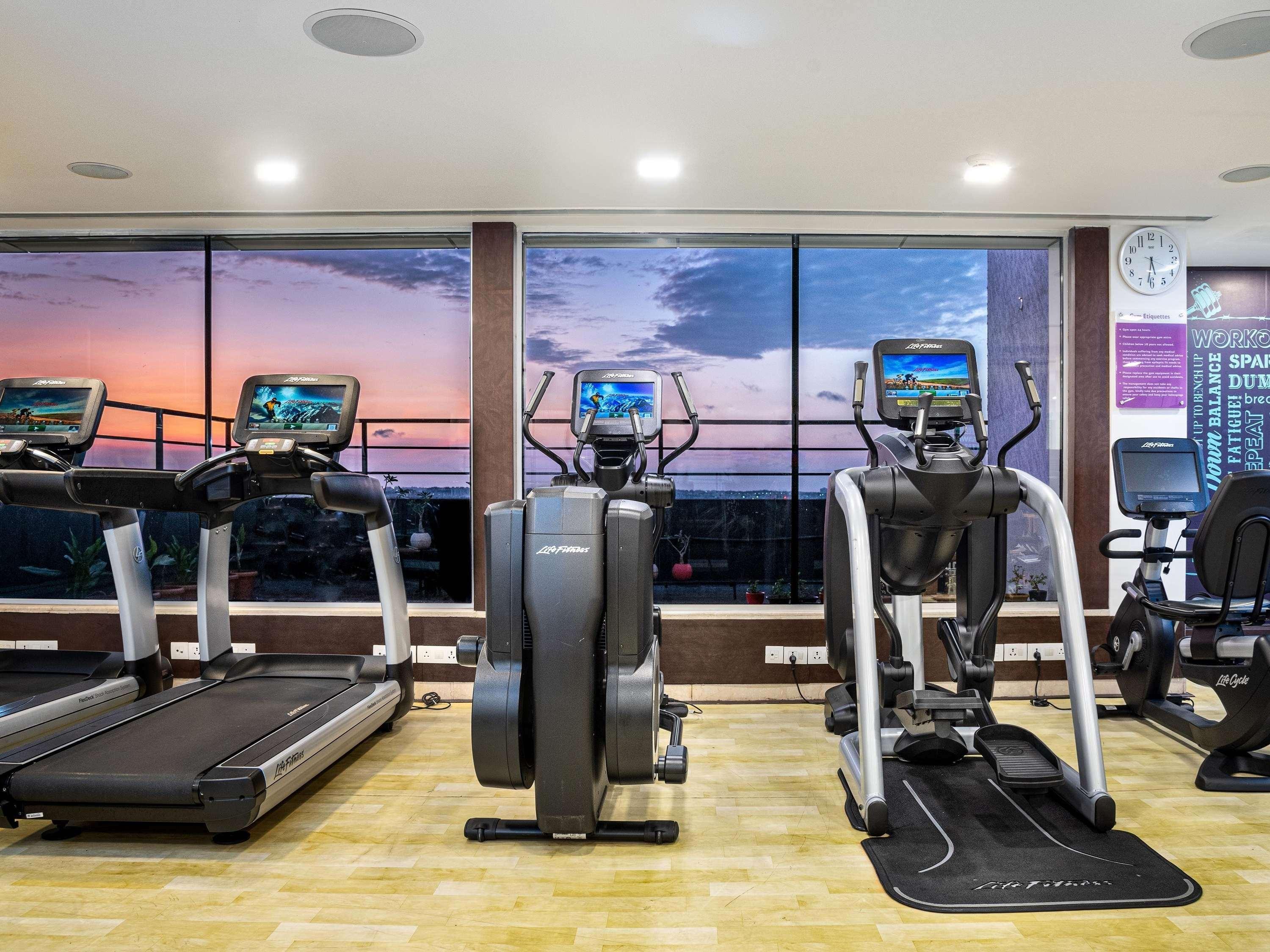 Mercure Hyderabad Kcp Banjara Hills, An Accor Hotel Экстерьер фото The gym at the hotel