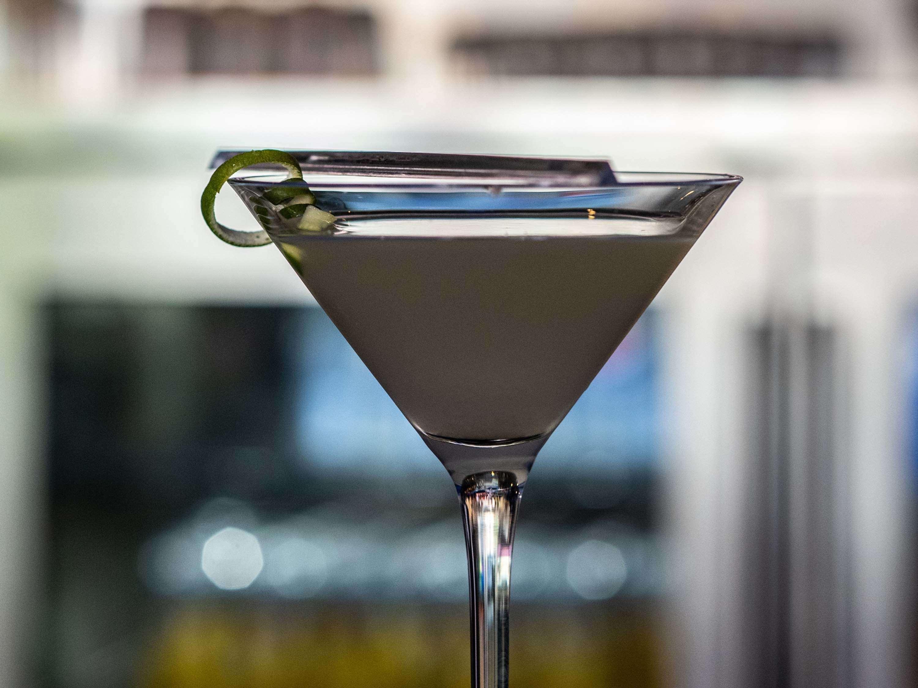 Mercure Hyderabad Kcp Banjara Hills, An Accor Hotel Экстерьер фото A Vesper cocktail