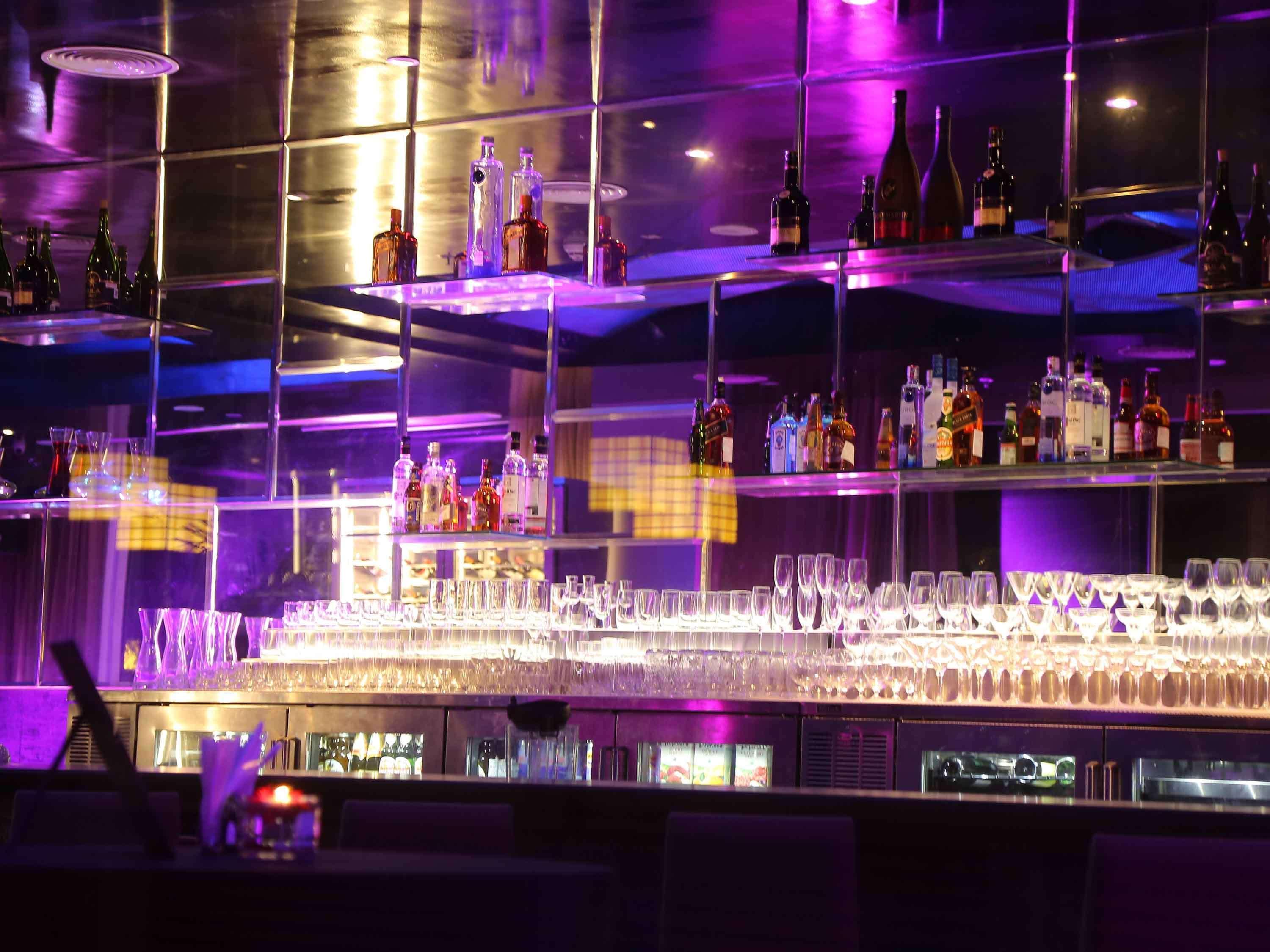 Mercure Hyderabad Kcp Banjara Hills, An Accor Hotel Экстерьер фото The bar at the nightclub