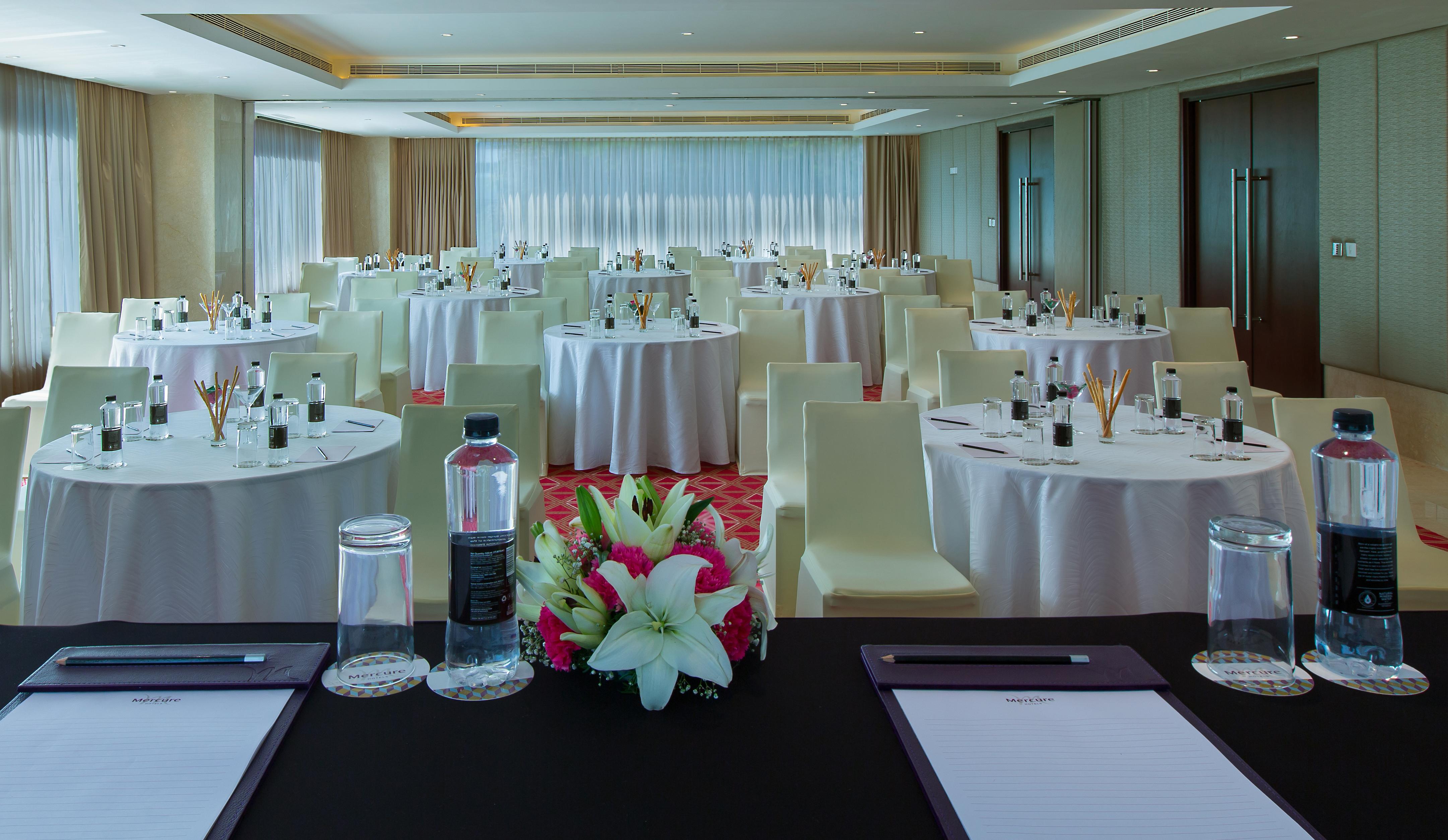 Mercure Hyderabad Kcp Banjara Hills, An Accor Hotel Экстерьер фото Meeting room