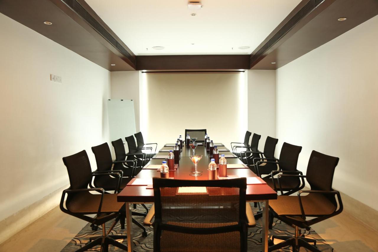 Mercure Hyderabad Kcp Banjara Hills, An Accor Hotel Экстерьер фото A boardroom